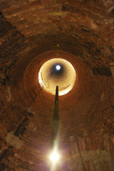 Tajná místnost pro kuřáky – komín má dokonalý tah