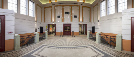 Interiér vstupní secesní haly