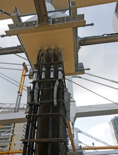 Obr. 13: Napojení výztuže u sloupu na konzole