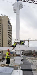 Obr. 14: Osazování svislice vazníku