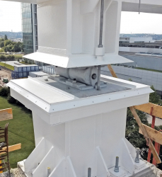 Obr. 18: Kotevní box s válcovým ložiskem na ose J