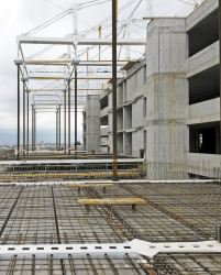 Obr. 22: Dutinové panely s výztuží a ocelovým roštem