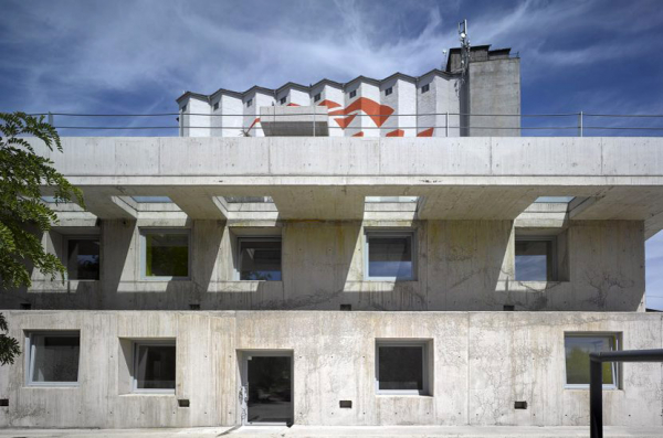 Česká cena za architekturu 2018 – hlavní cena: Administrativní budova ve Strančicích, autor Ing. arch. David Levačka Kraus, Architektura, s. r. o.