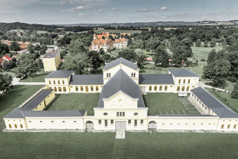 Konírna Basedow s krytinou PREFA P.10