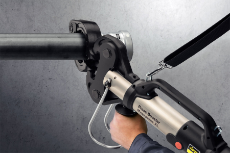 Dodávaný popruh ulehčuje manipulaci během montáže a přenášení