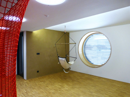 Obr. 6: Otevřený víceúčelový prostor v patře přisvětlený světlovody