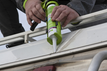 Nový univerzální tmel Illbruck SP510