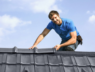 Barevný svět Tondach se rozšiřuje o šedou engobu na tašce Stodo 12