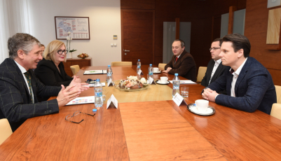 Zástupci firmy Rockwool a Moravskoslezského kraje podepsali dohodu o krocích ke zlepšení čistoty životného prostředí