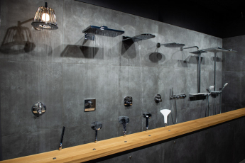 Nový showroom koupelen MARO v pražském Karlíně