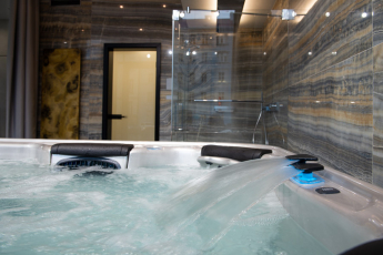 Nový showroom koupelen MARO v pražském Karlíně