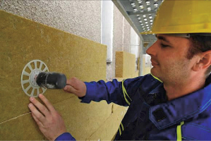 Obr. 11: Správné kotvení desek z minerální vlny s použitím rozšiřujícího roznášecího talířku