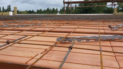 Uložení kari sítě na distančníky