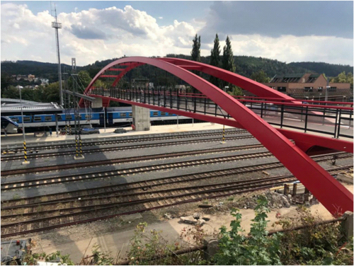 Lávka přes Horní nádraží v Karlových Varech