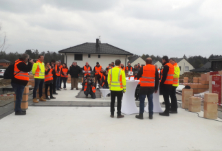 Na slavnostní zahájení promluvili mj. obchodní ředitel společnosti Wienerberger Roman Busta a šéf programu Wienerberger e4 Daniel Uskokovič