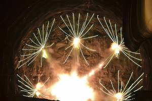 Ražba probíhala pomocí trhacích prací – do vrtů se čerpala emulzní trhavina, následoval odpal a odvětrání plynů, dále pak odtěžení odstřelené rubaniny a obtrhání výrubu rypadlem s impaktorem