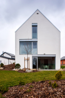 Rodinný dům se šikmou střechou „na druhou“, Struhařov u Mnichovic