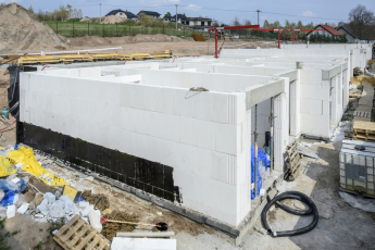 Velkoformátové tvárnice Silka Tempo na stavbě bytového domu v Rakovníku