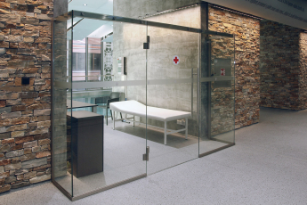 Komplex termálních bazénů Thermalium se skly Lacobel a Matelac