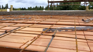 Uložení kari sítě na distančníky