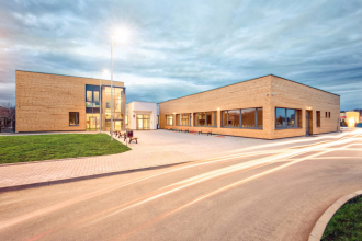 Nová základní škola ve Veleni