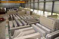 Obr. 15: Výrobní hala dusaných prefabrikátů Martina Raucha, Laufen [8]