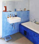 Obr. 19: Rodinný dům v Čelákovicích; c – tadelakt v koupelně