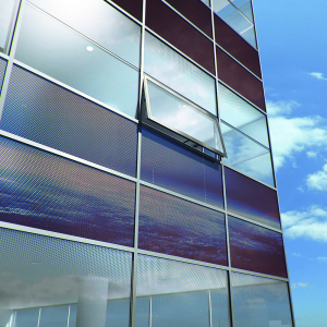 Obr. 1: Fasádní neprůhledné panely s fotovoltaikou (zdroj www.stavbaweb.cz)