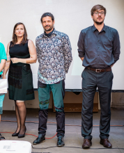 Odbornou porotu tvořili: zprava Ing. arch. MArch Jan Kristek, Ph.D., děkan Fakulty architektury VUT v Brně, Ing. arch. Jan Hlavín z Ústavu stavitelství Fakulty architektury ČVUT a hlavní architektka společnosti VELUX Česká republika Klára Bukolská