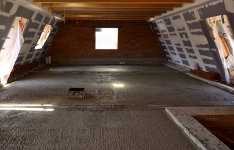 Vyrovnání podlahy podkroví nad klenbovým stropem