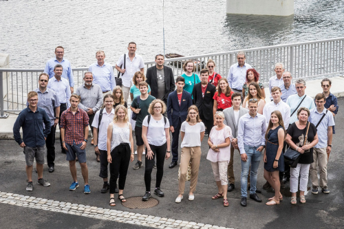 Společná fotografie oceněných studentů