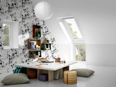 Střešní okno v kombinaci s vertikálním neotvíravým prvkem VIU