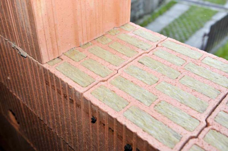 Porotherm T Profi – cihla s integrovanou minerální izolací 