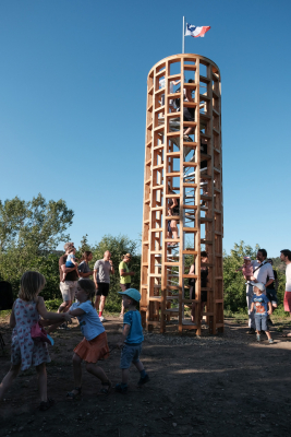 Studenti architektury vytvořili pro Libčice „iniciační bod“ – stožár s výhledem