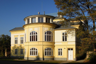 Nejzajímavější objekt – PREFA falcovaná šablona 29x29 – Zámek, Dobřenice – Pario, Hradec Králové