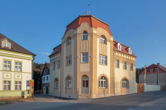 Budova kampeličky v Nečtinech po opravě