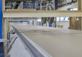 Výroba sádrokartonových desek Rigips v Horních Počaplech