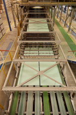 Výroba sádrokartonových desek Rigips v Horních Počaplech