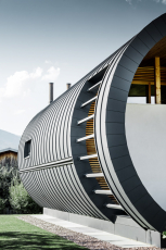 Casa Giovannini – rodinný dům v italské obci Flavon s hliníkovou střechou