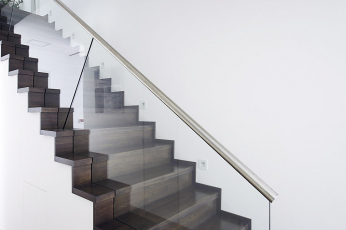 Čisté linie schodiště