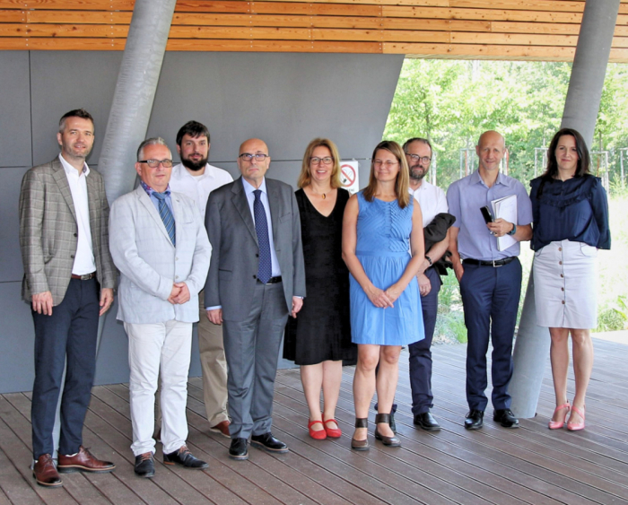 Jan Řežáb (první zleva) s dalšími členy centra UCEEB