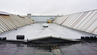 Obr. 7: První úsek nového střešního pláště