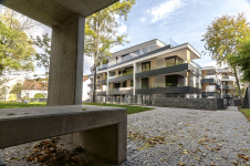 V altánku je příjemné posezení