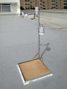 Vysílací zařízení pro on-line sledování sondy