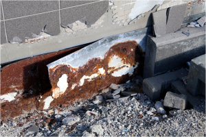 Obr. 14: Koroze ochranných klempířských prvků