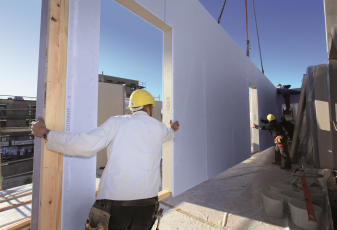 Realizace dřevostaveb s použitím desek Knauf Diamant X od firmy Vladimír Mrštný z Rychnova nad Kněžnou. Firma se specializuje na výstavbu dřevostaveb na klíč (foto Vladimír Mrštný).