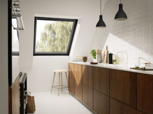 Novinka VELUX – černé střešní okno v prémiové kvalitě