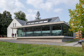  Beton v architektuře – samoobsluha Hruška v Trojanovicích