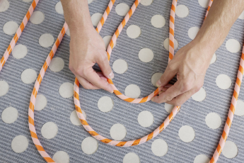 Pokládka potrubí REHAU RAUTHERM SPEED K opatřeného suchým zipem