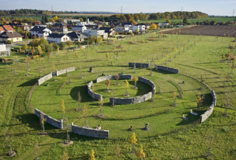 Hřbitov Dolní Břežany, foto archiv Zahradní Architektura Kurz